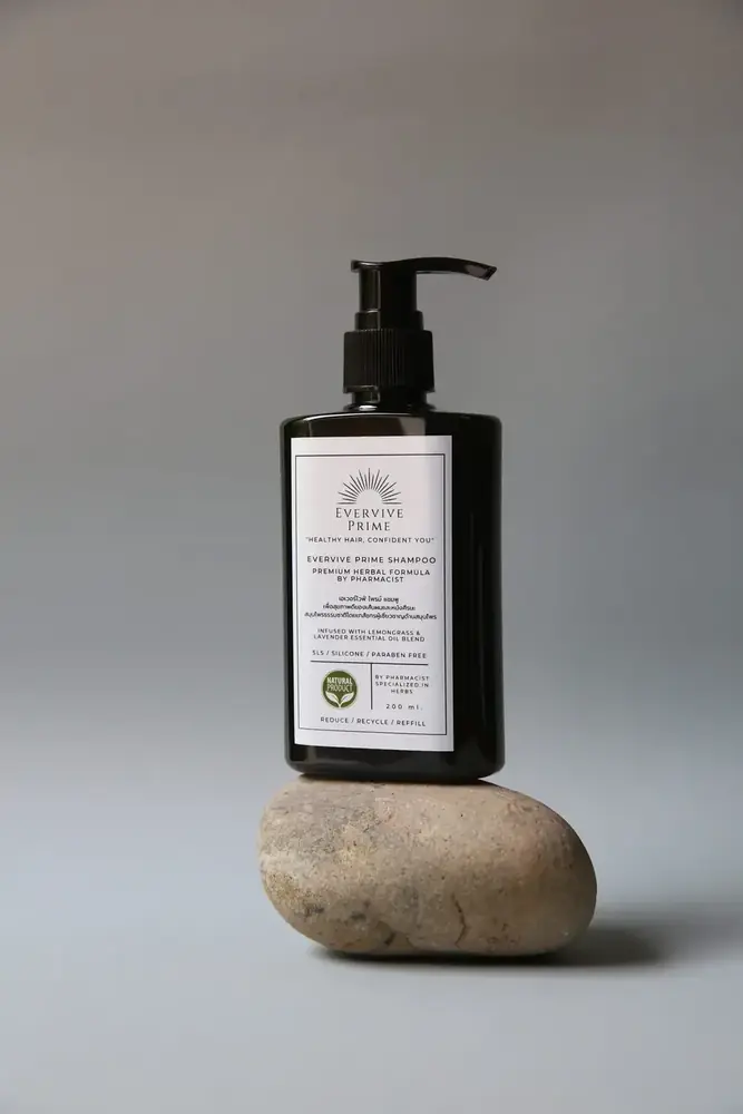 Real seven-herb shampoo product